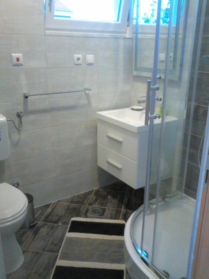 Apartmani Sruk Sukosan Exterior photo